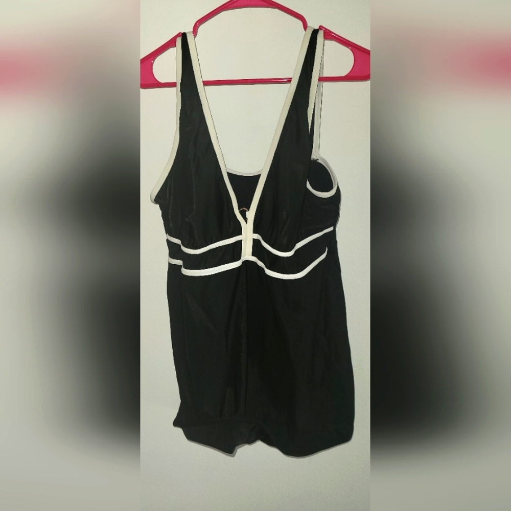 Elegant Black and White Women's One-Piece Swimsuit